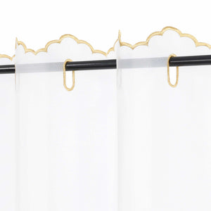 Die goldene Wellenkante ist sorgfältig genäht und verleiht dem Design eine elegante und festliche Note.
